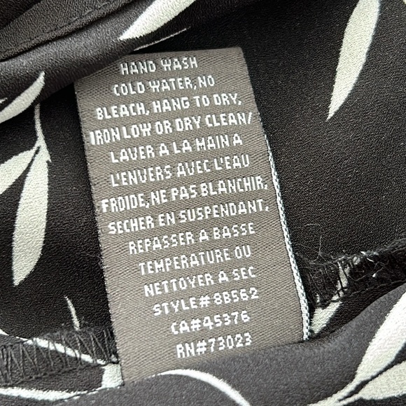 SUZY SHIER Women’s Black & White Floral Dress Blouse, V-Neck Adjustable Sleeve - Picture 7 of 10